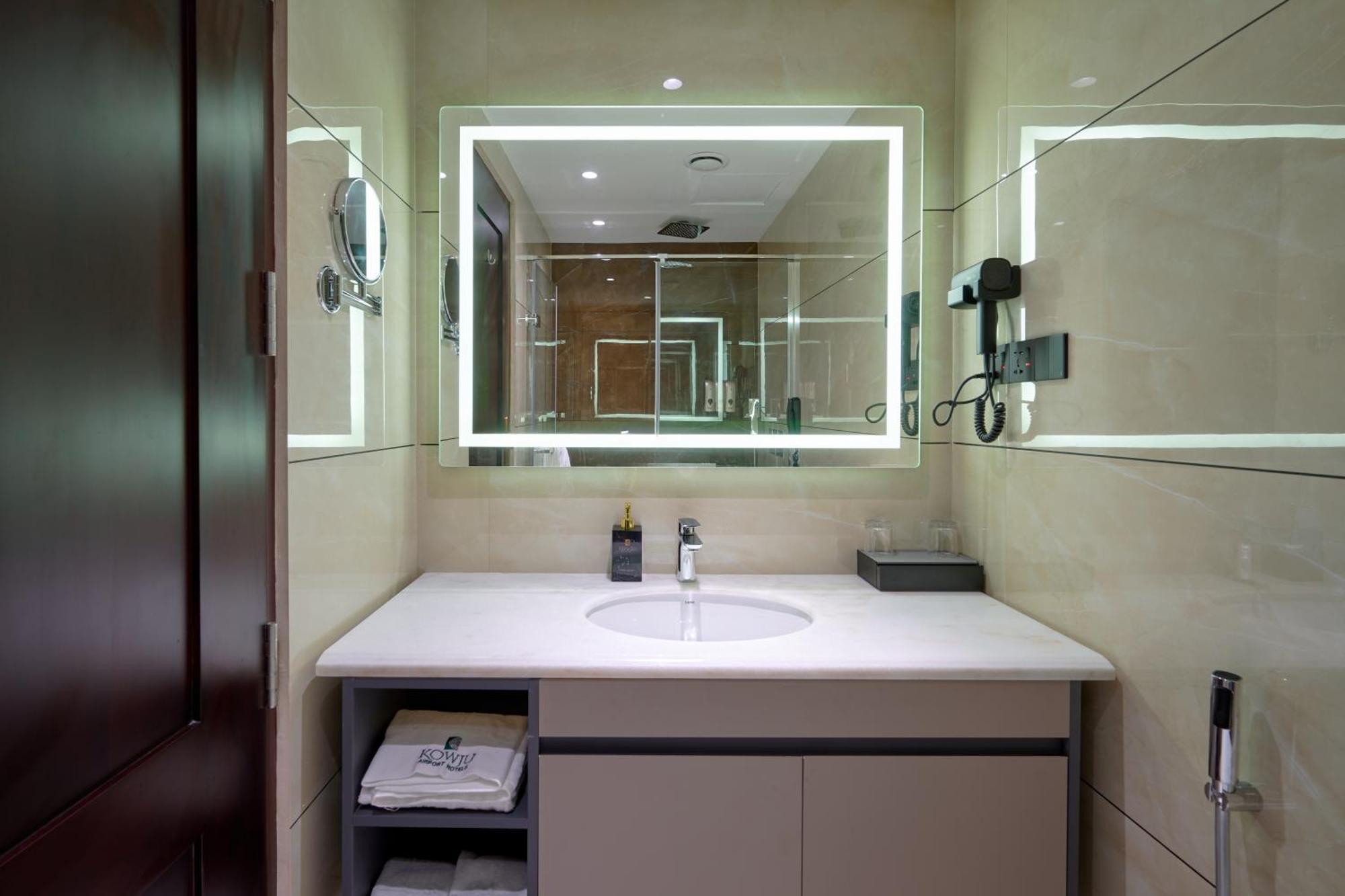 Kowju Airport Hotel Calicut Kondotty 外观 照片